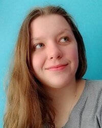 Photograph of artist Madeline Devantier.